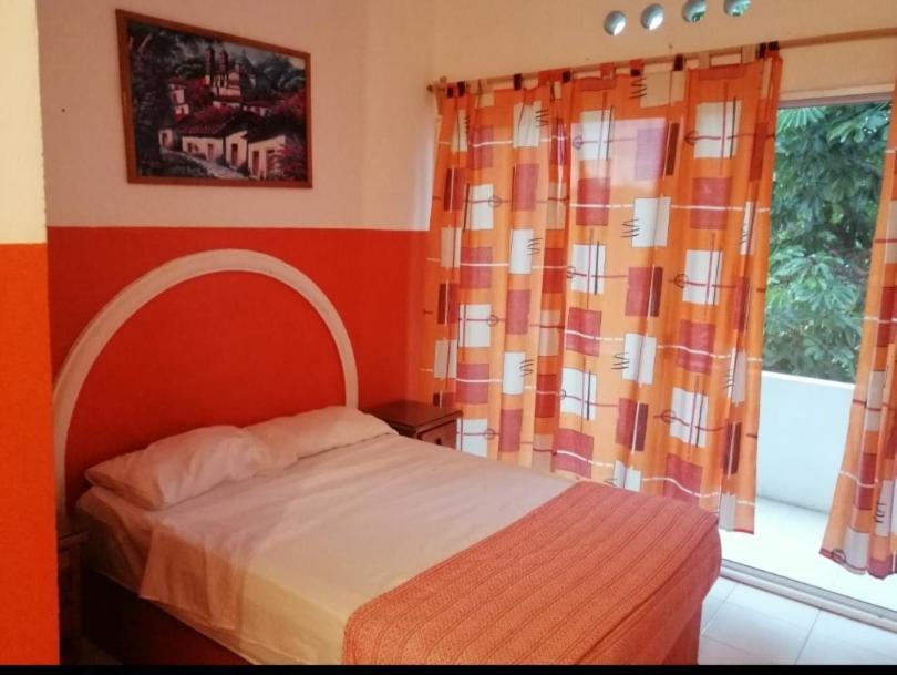 Hotel Las Palmas เควนาวากา ภายนอก รูปภาพ