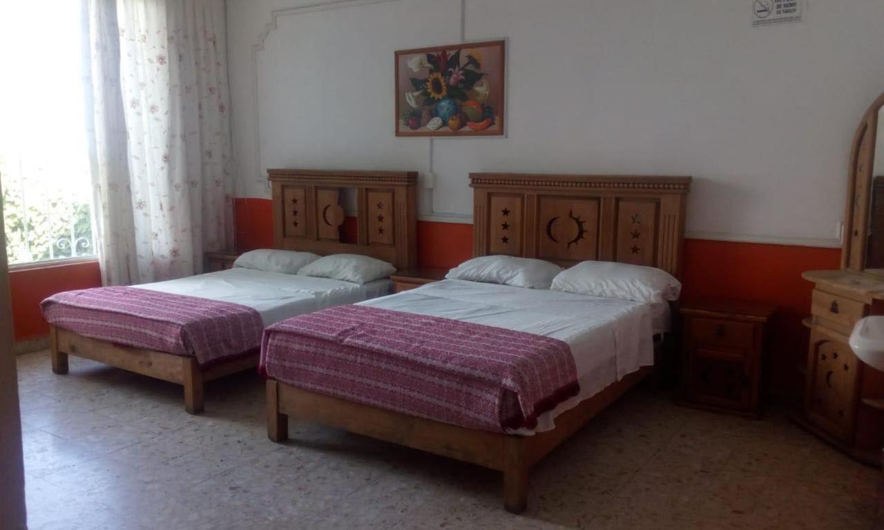 Hotel Las Palmas เควนาวากา ภายนอก รูปภาพ